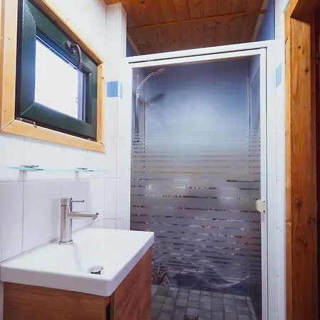 4 Personen Fh7 リュベナウ